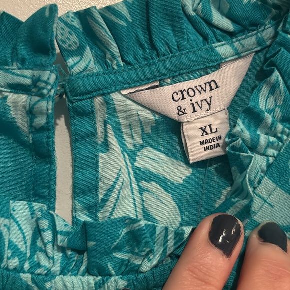 NWT Crown & Ivy peplum top. Size XL. - Picture 2 of 6